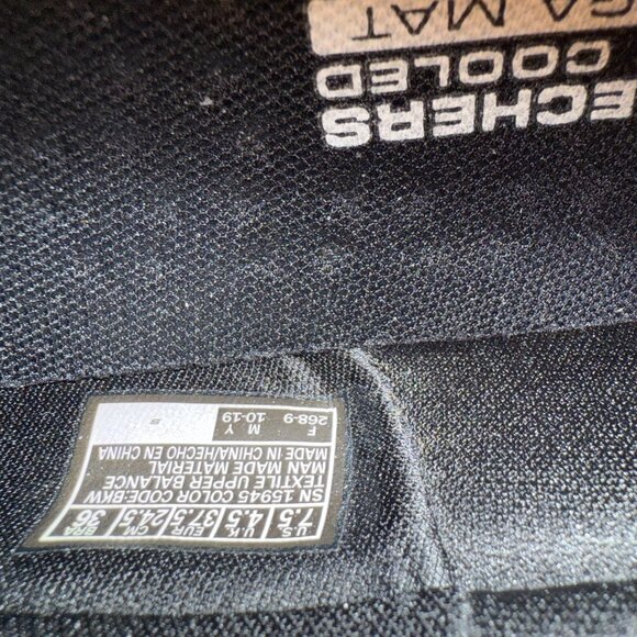 BLACK SKECHERS SLIP ON SNEAKER WITH DESIGN SIZE 7.5 - Picture 6 of 6